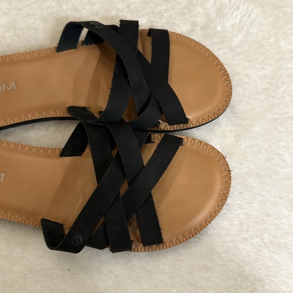 Volcom sandals - Picture 3 of 4